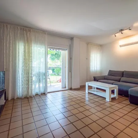 Apartment Homeholidaysrentals Space *