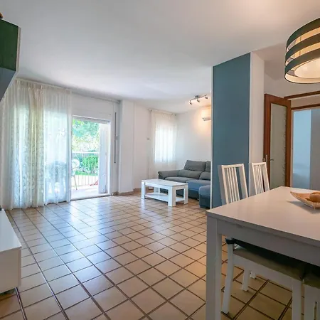 Homeholidaysrentals Space *